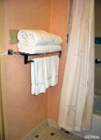 Lower towel rack