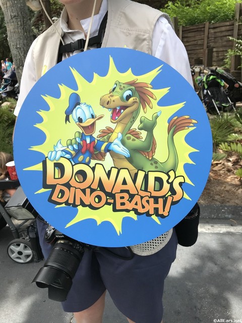 Donald's Dino-Bash -Animal Kingdom