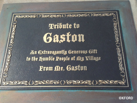 gastons-tavern-statue-plaque.jpg