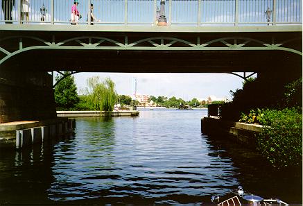 International Gateway Bridge