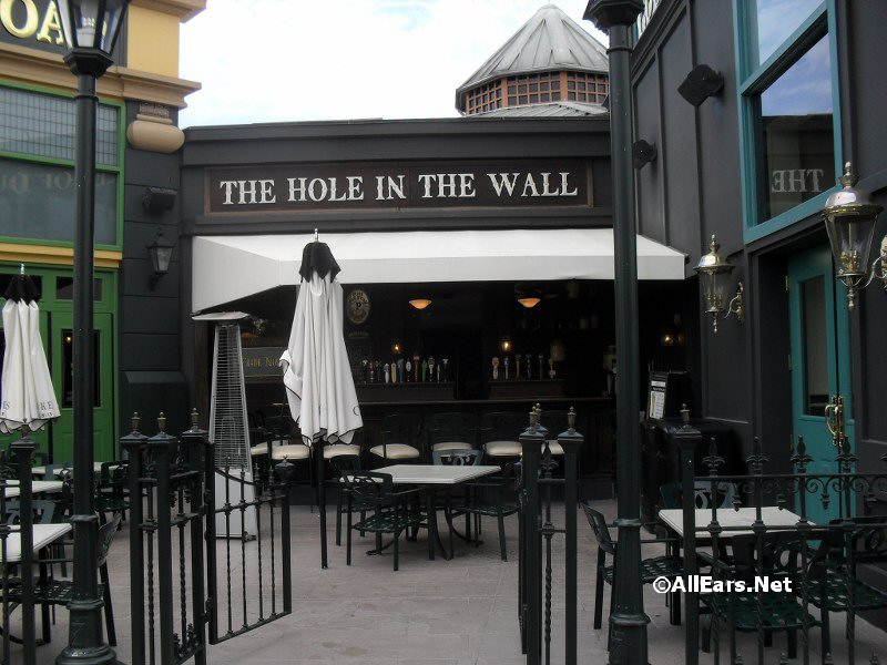 Hole in the Wall Pub