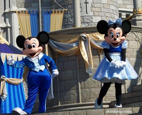 Mickey and Minnie in Dream along with Mickey Show