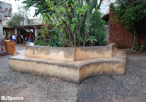 Africa Planter/Bench