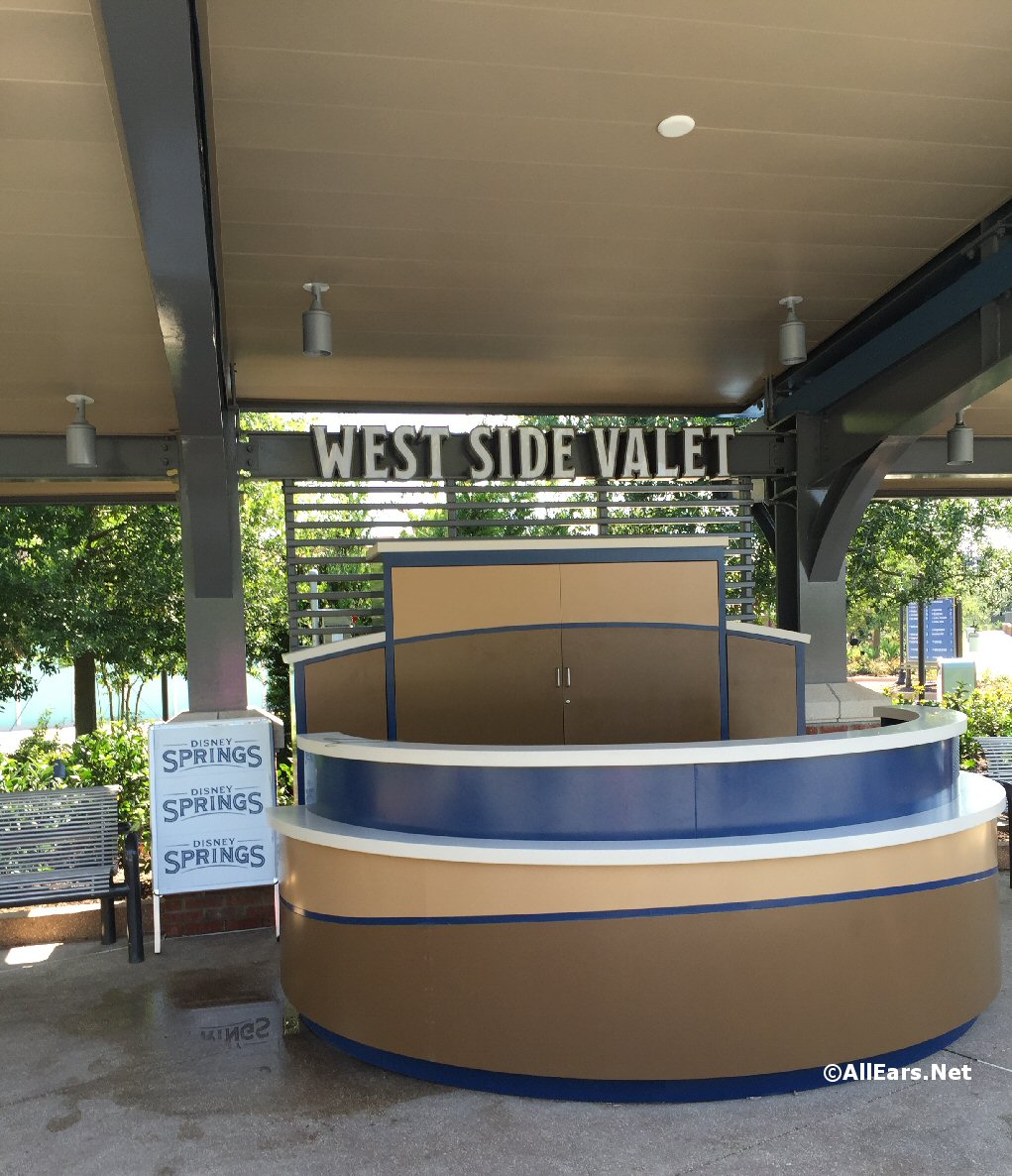 Disney Springs Town Center Valet Desk