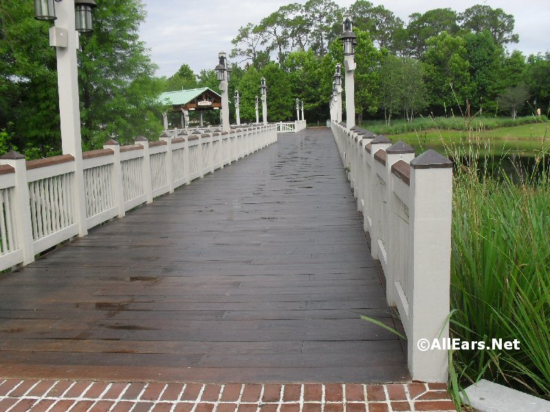 walkway-to-saratoga-springs